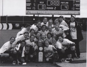Championship team with trophy, 2005 (UP Soccer Media)